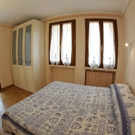 House Apartment *